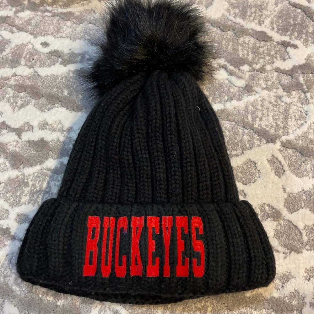 Black buckeyes pom pom hat